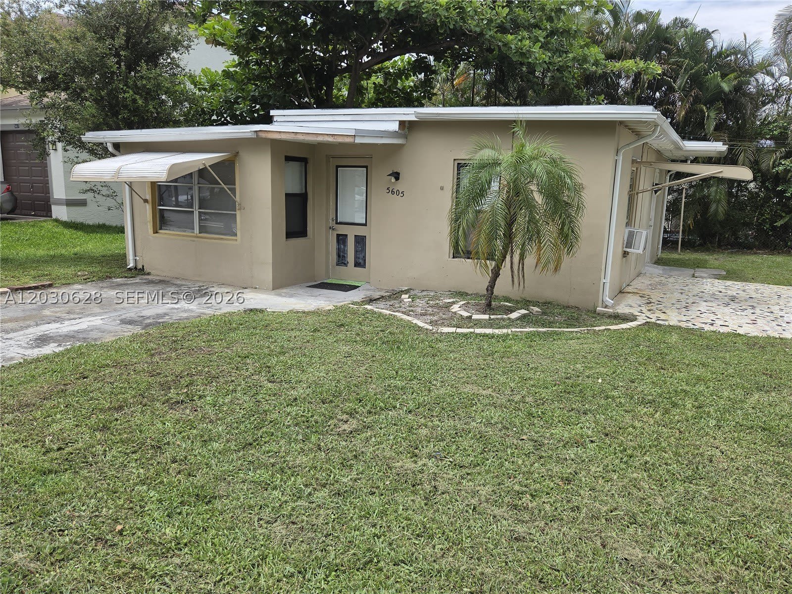 5605 Taylor St – photo 1