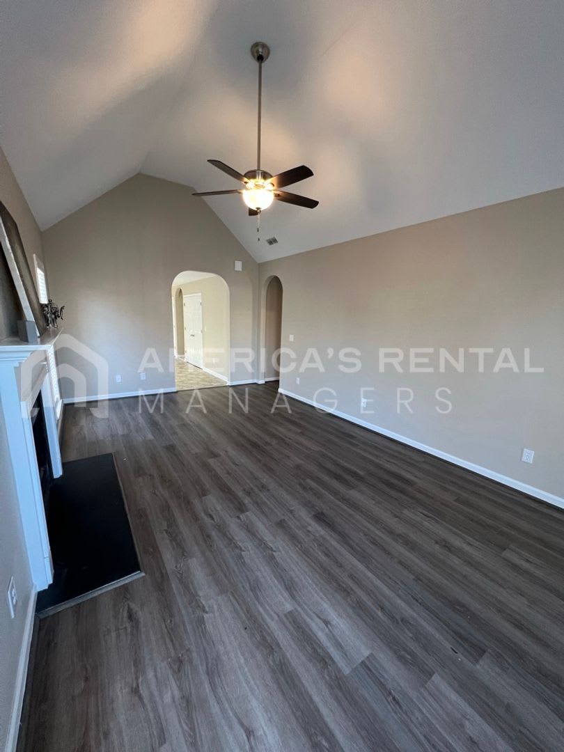 Home For Rent In Calera – photo 3