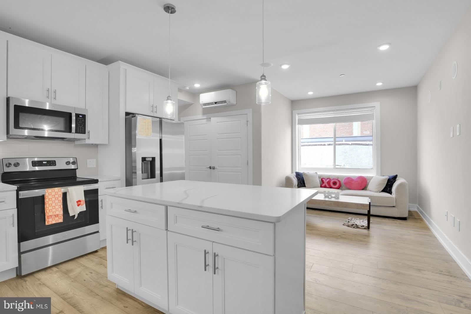 2209 N BROAD Street – photo 1