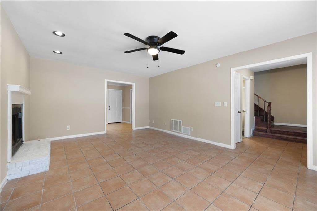 2898 Lakemont Drive SW – photo 3