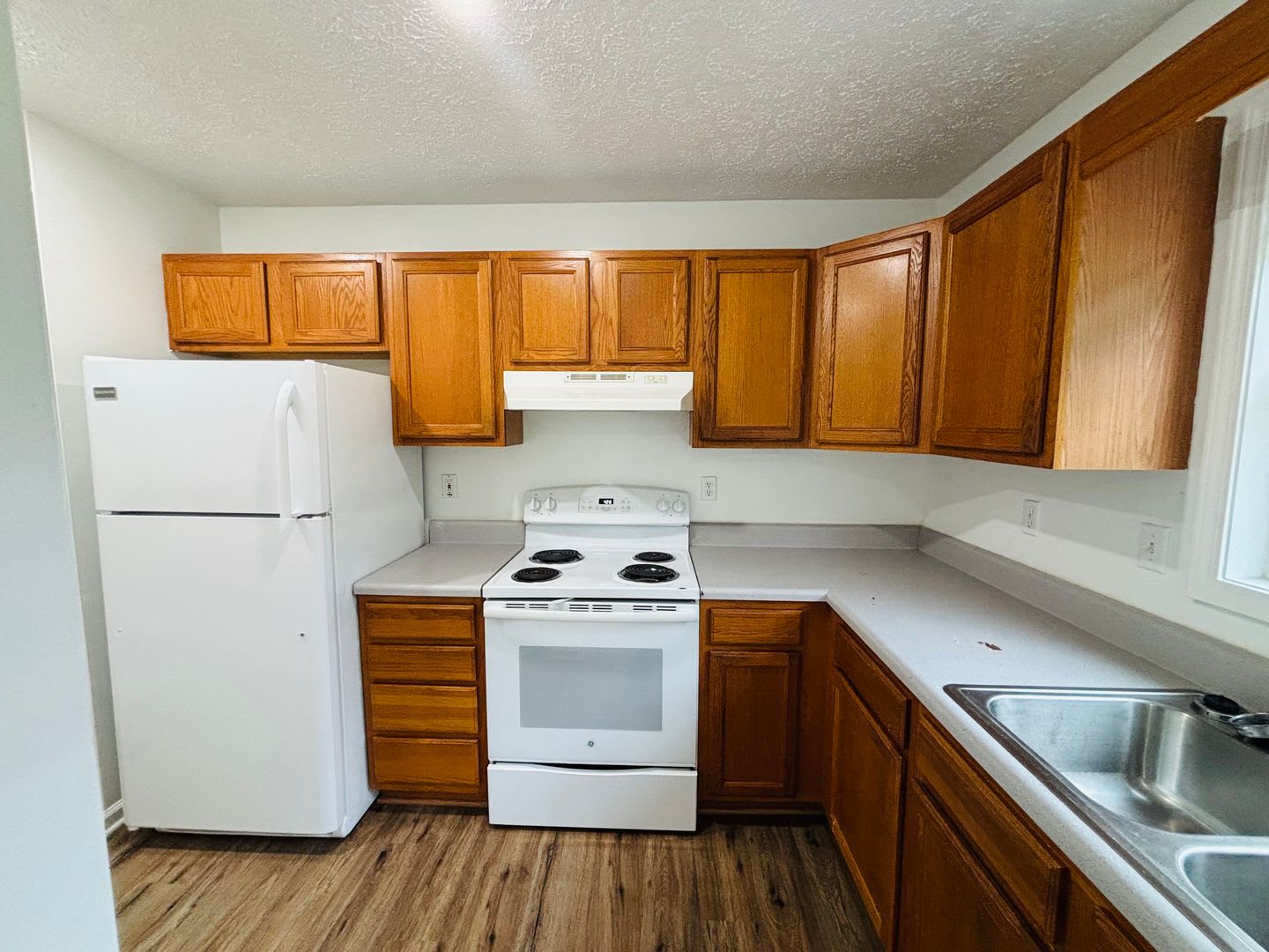 2 Bedroom, 1.5 Bathroom Duplex – photo 2