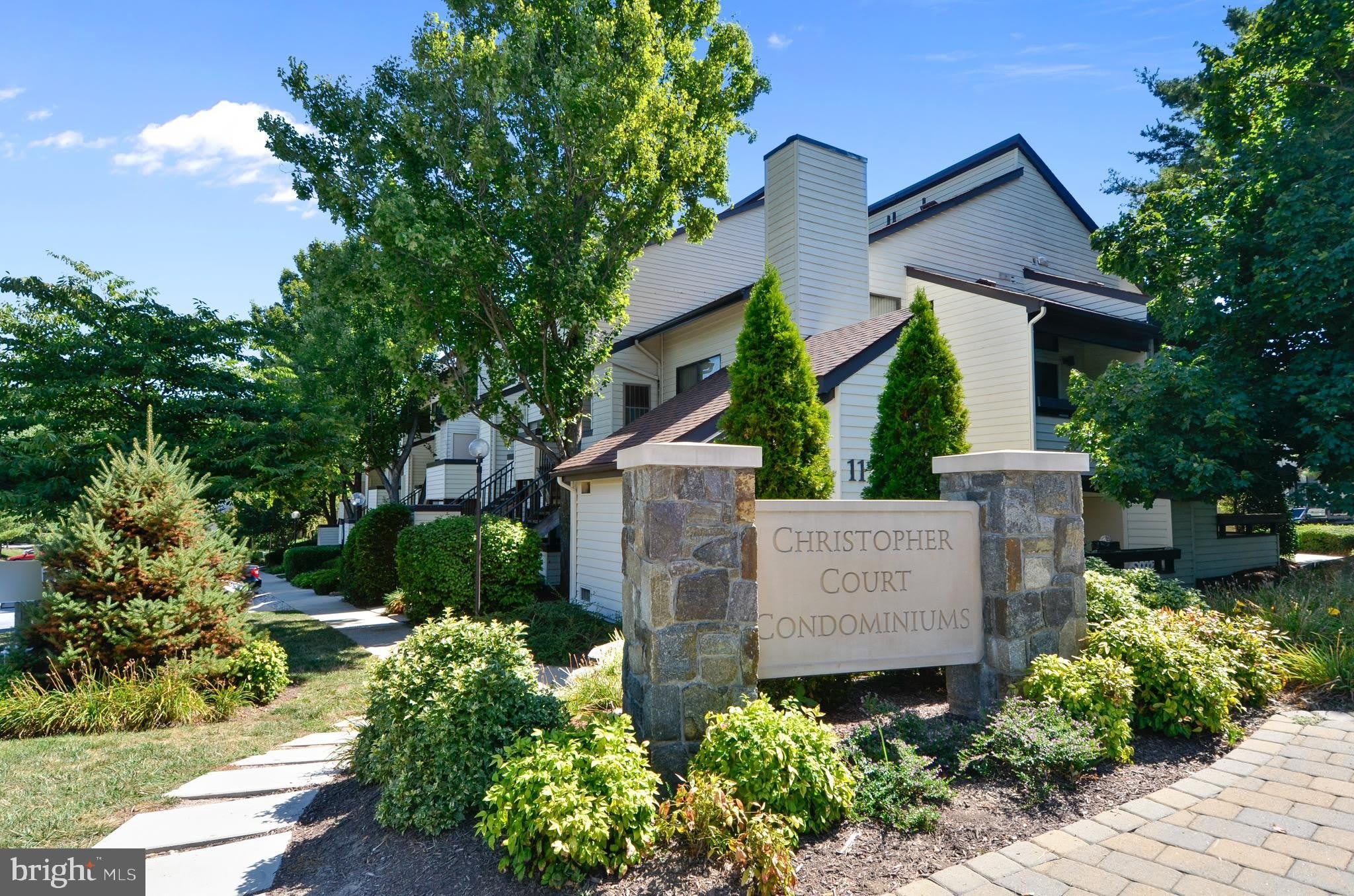 9705 HELLINGLY Place – photo 1