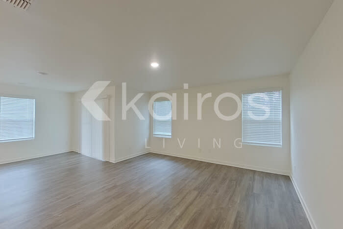 148 George Oxford Drive – photo 2