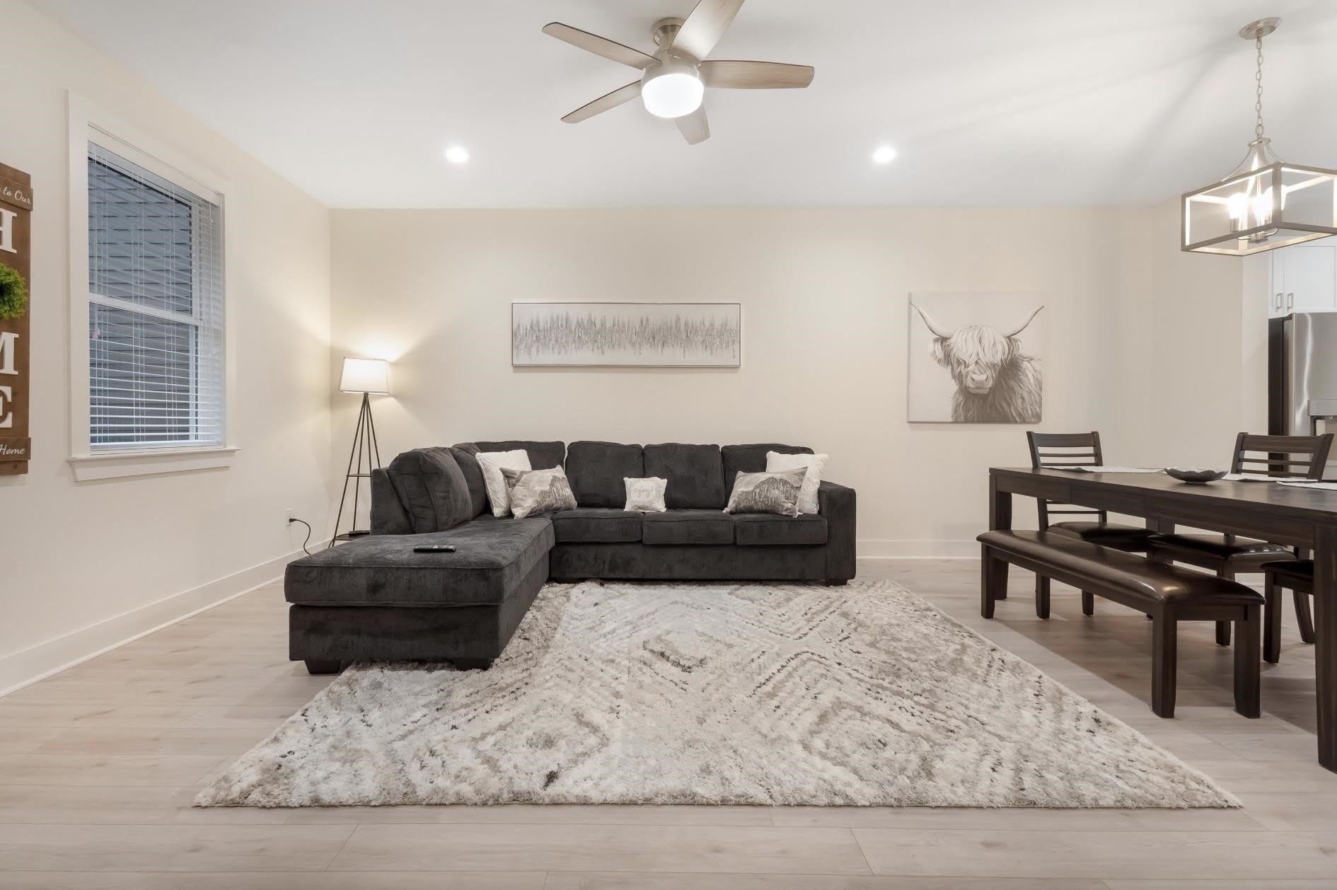 1577 Metropolitan – photo 3