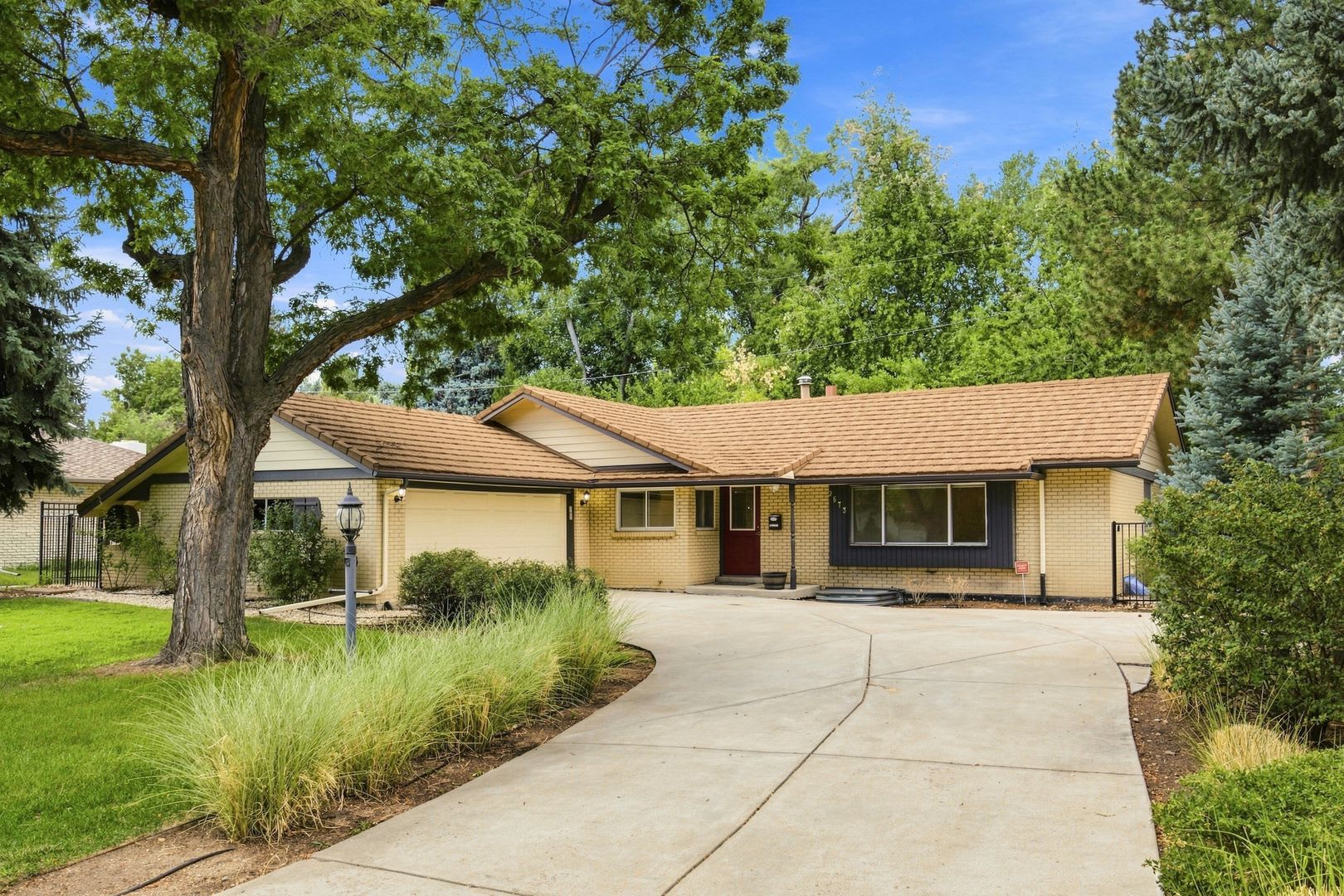 Charming 3-Bedroom Home in Lakewood, CO – photo 1