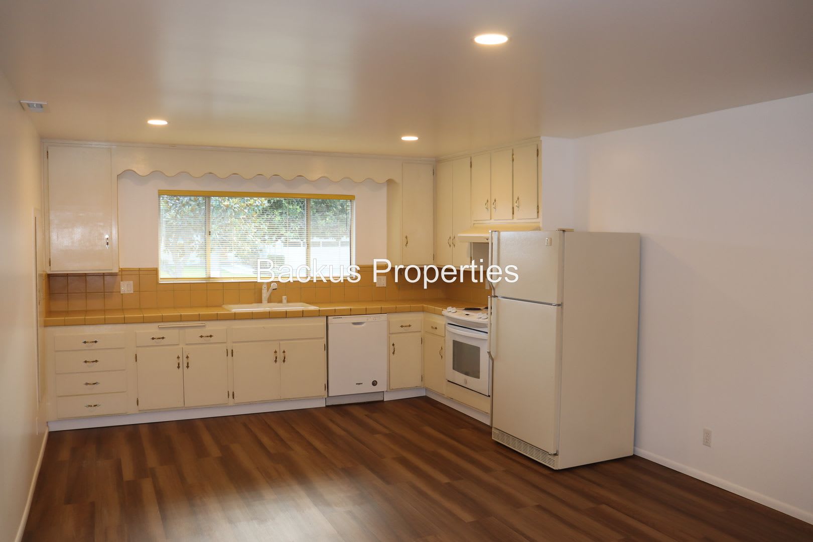 Wonderful three bedroom home next to Hartnell Park – photo 4