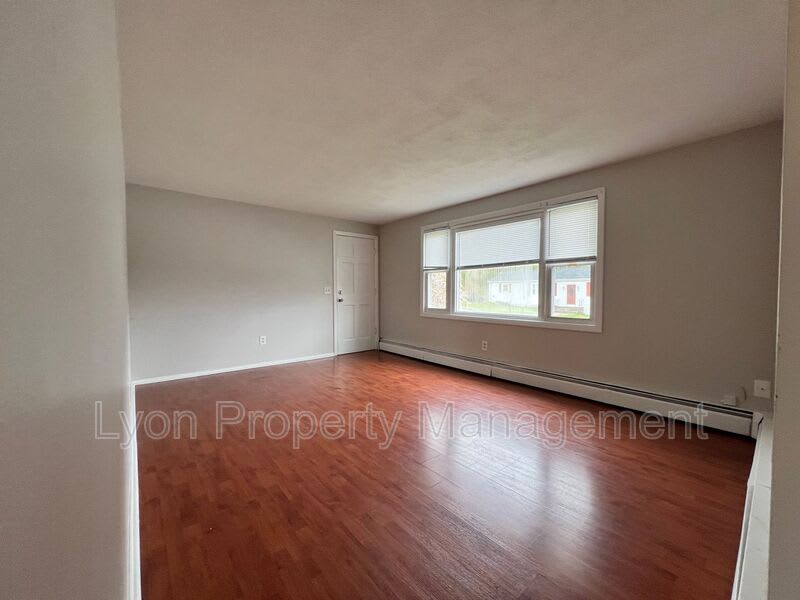 103 Enfield St – photo 5