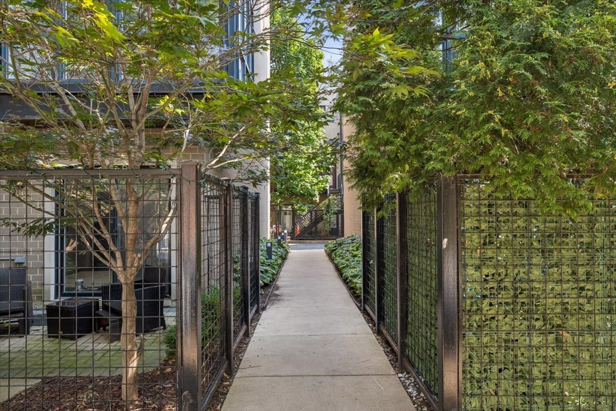 1713 W Diversey Parkway – photo 2
