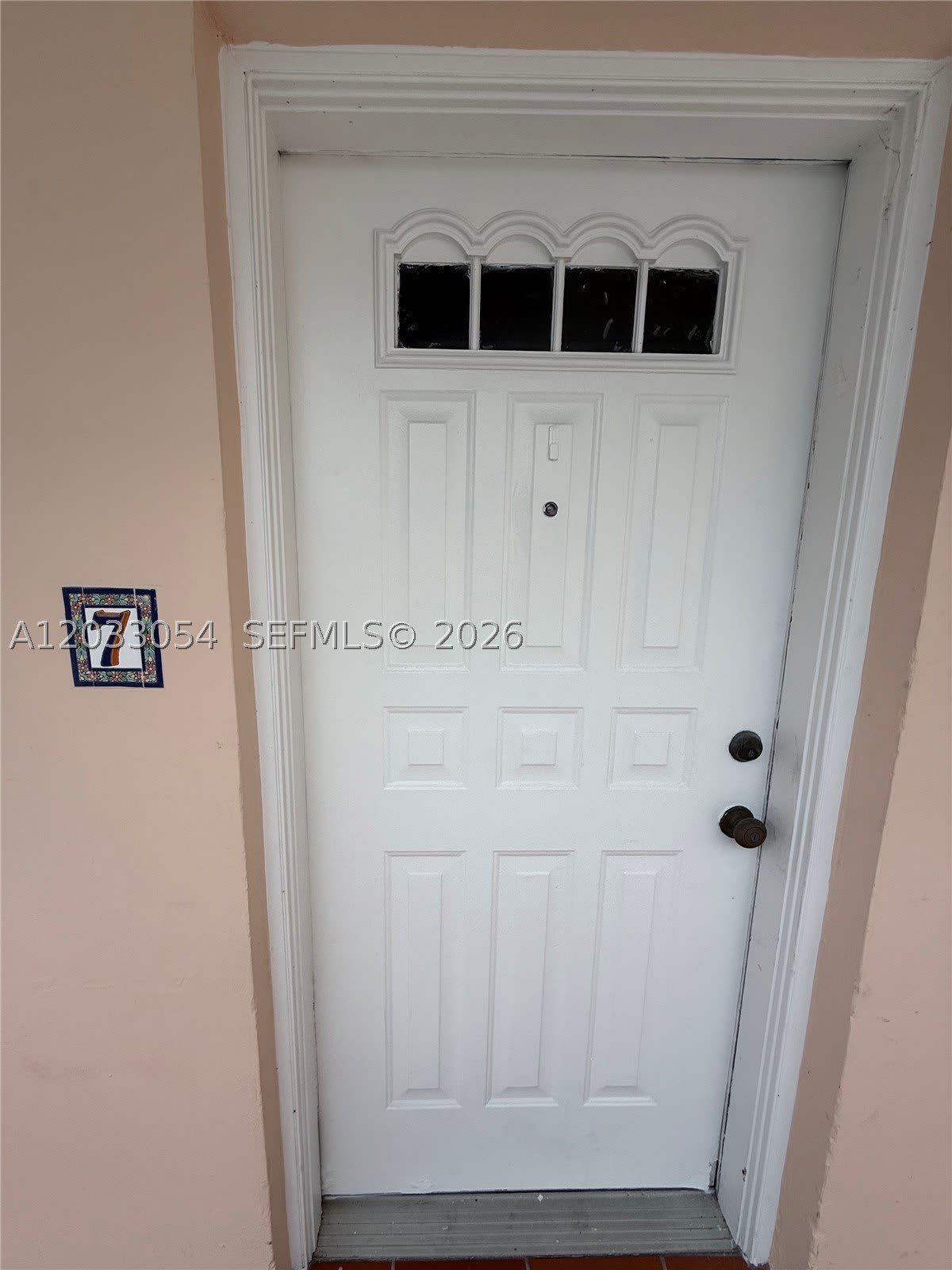 1235 Mariposa Ave – photo 3