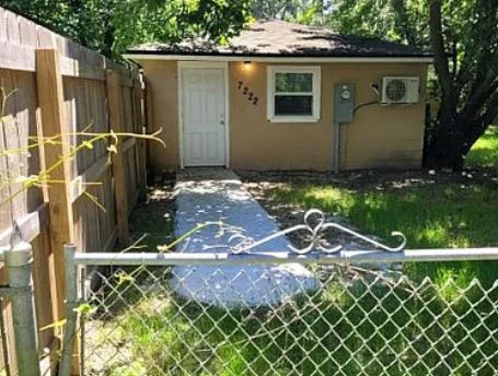 7222 Macklin St – photo 1
