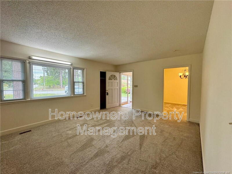 400 Harrill Cir – photo 4