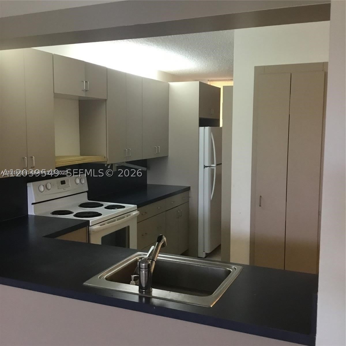6800 Cypress Rd – photo 3