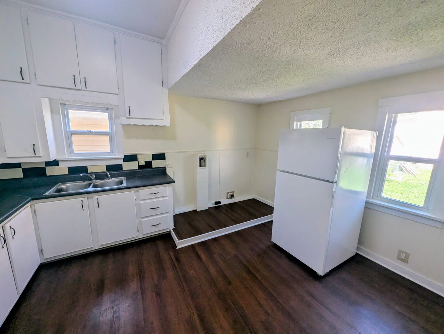 Remodeled 2-Bedroom Home with Main Floor Laundry & Off-Street Parking – photo 5