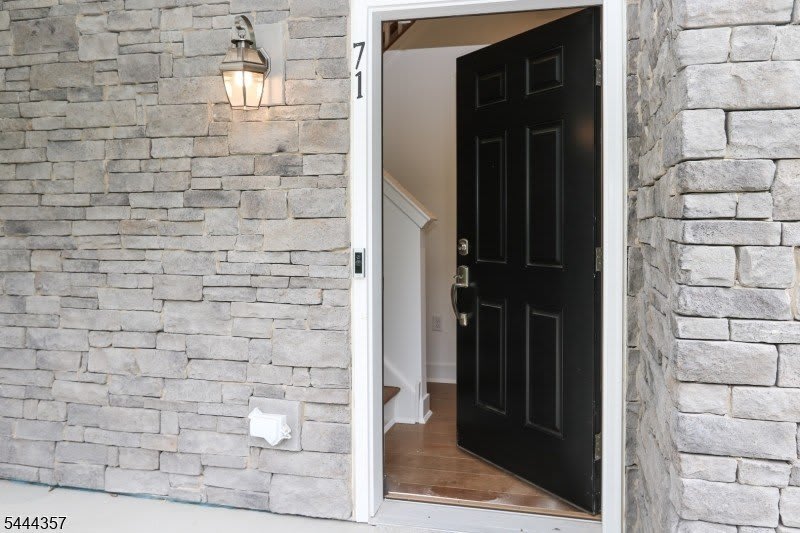 71 Veterans Way – photo 3