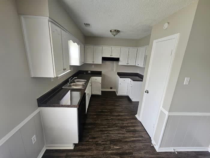 6737 Valley Park Drive – photo 4