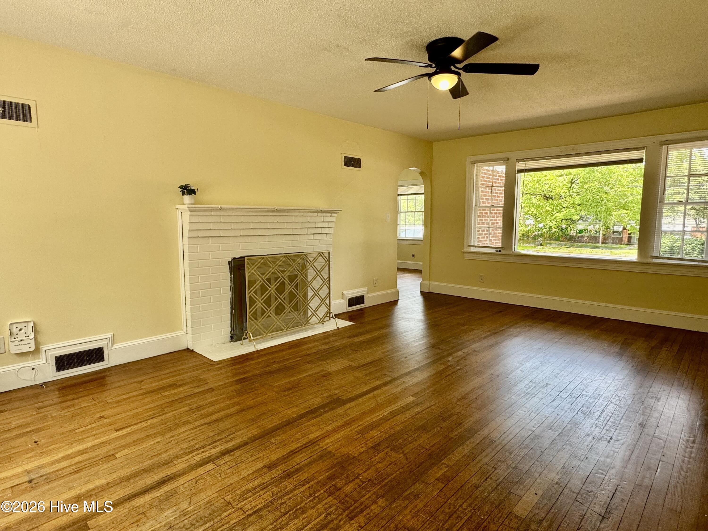 1912 E 4th Street – photo 5