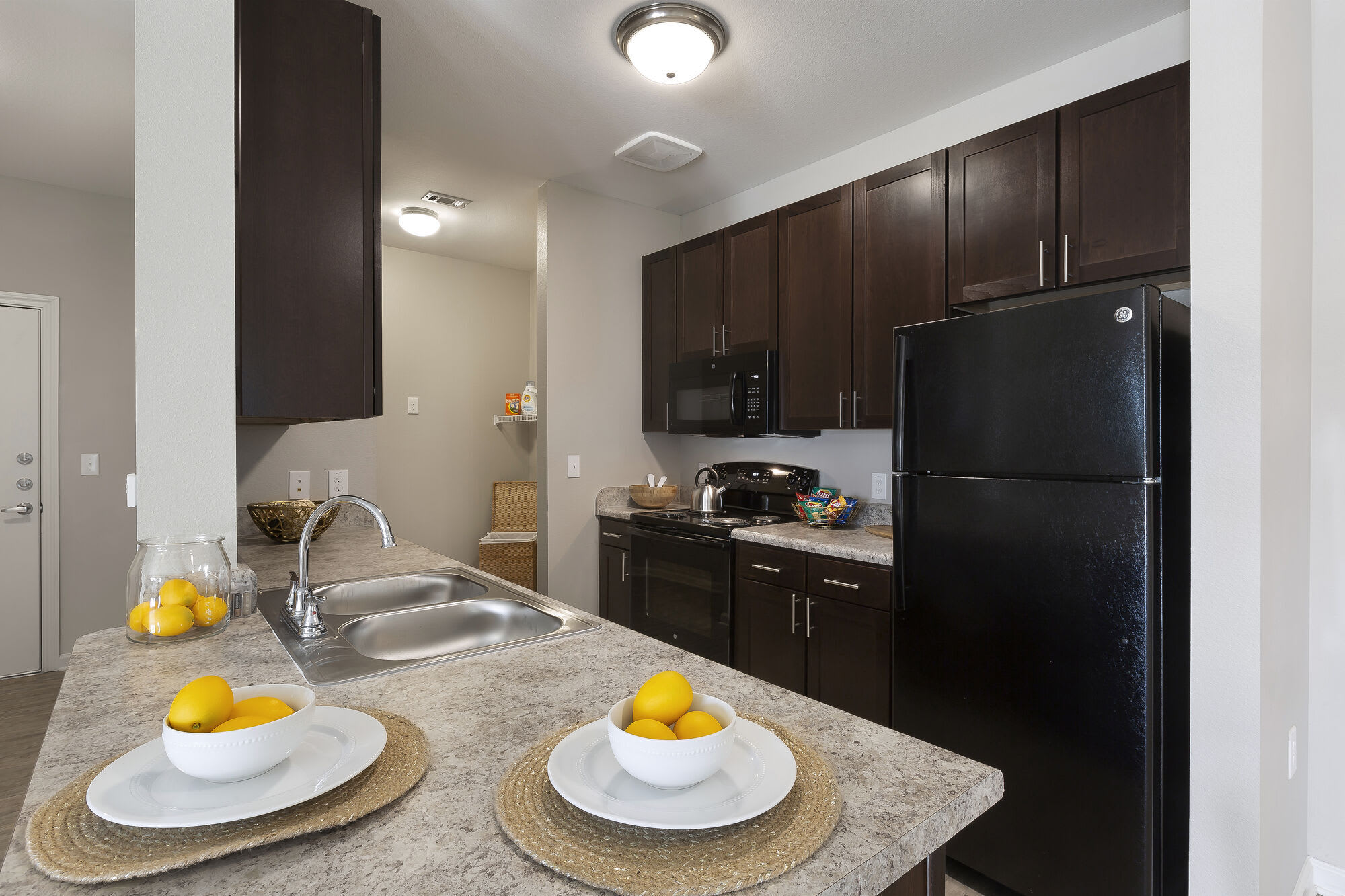 Pointe At Crestmont Apartments Affordable Housing – photo 3