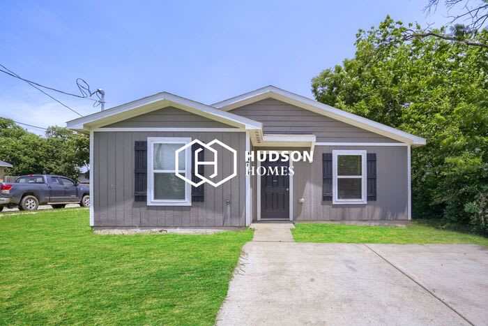 2214 Henry Street – photo 1