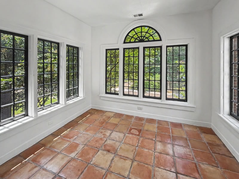 340 North McLean Boulevard – photo 2