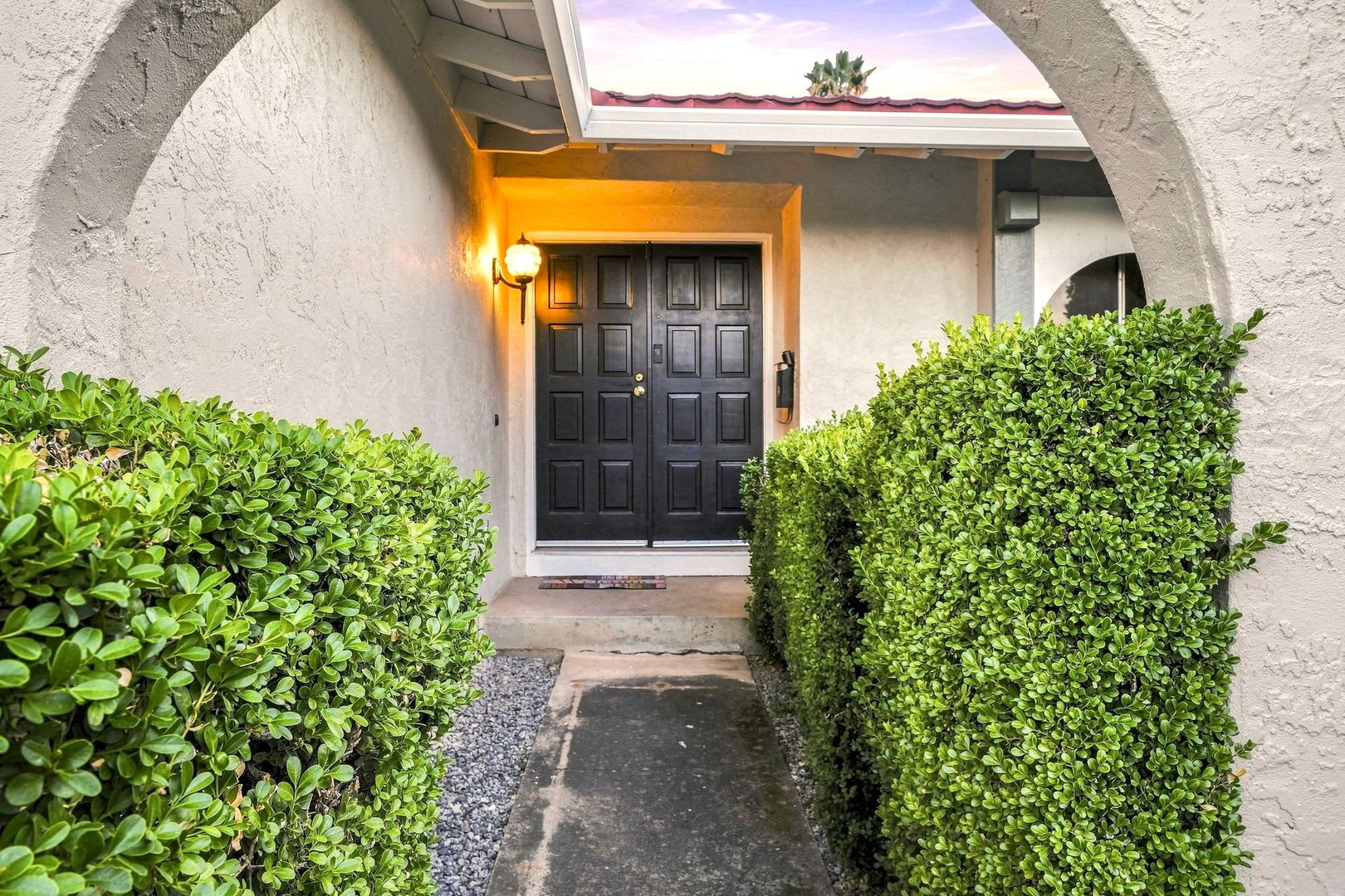 Beautifully Updated 4 Bed 2 Bath Home – photo 3