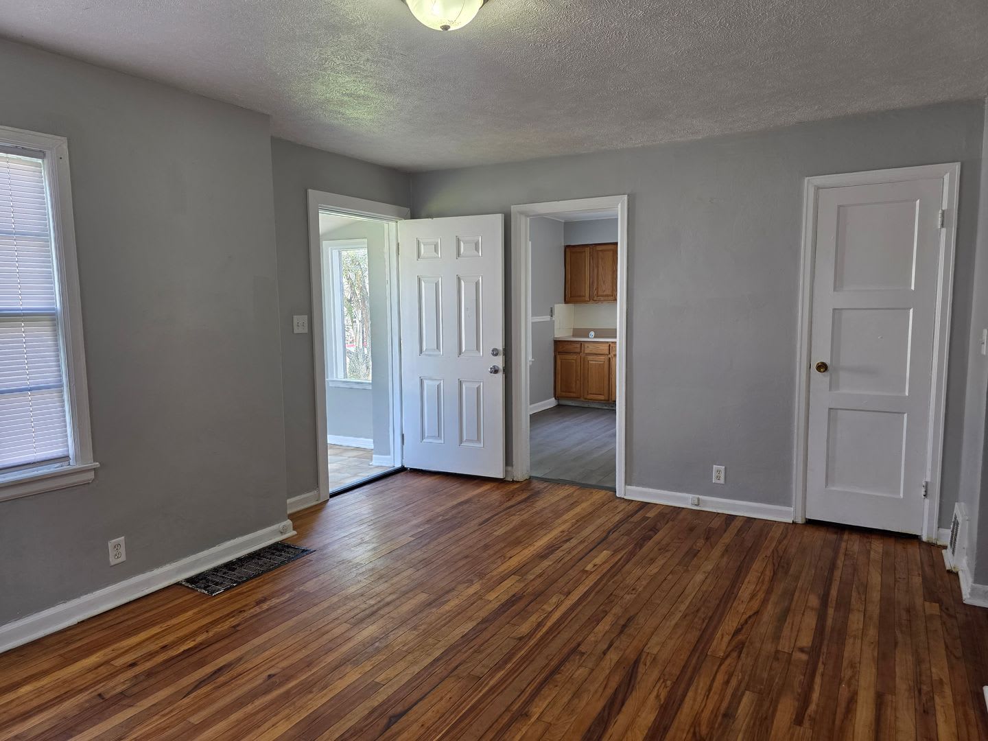 Updated 2-Bedroom, 1-Bathroom Home with Basement – $1,100/Month – photo 5