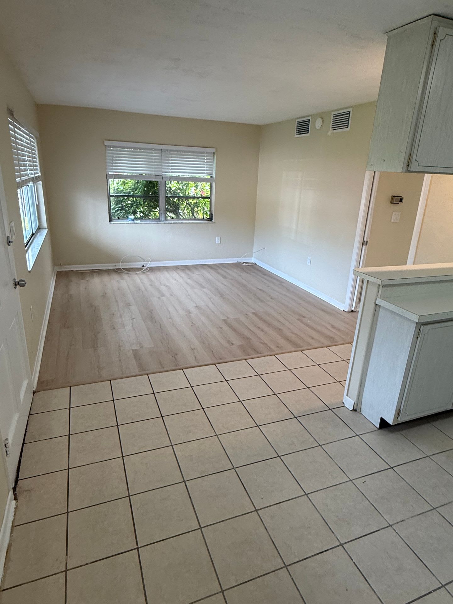 Updated 1 Bedroom Apartment Near the Beach – First Floor – Cats Welcome! – photo 2