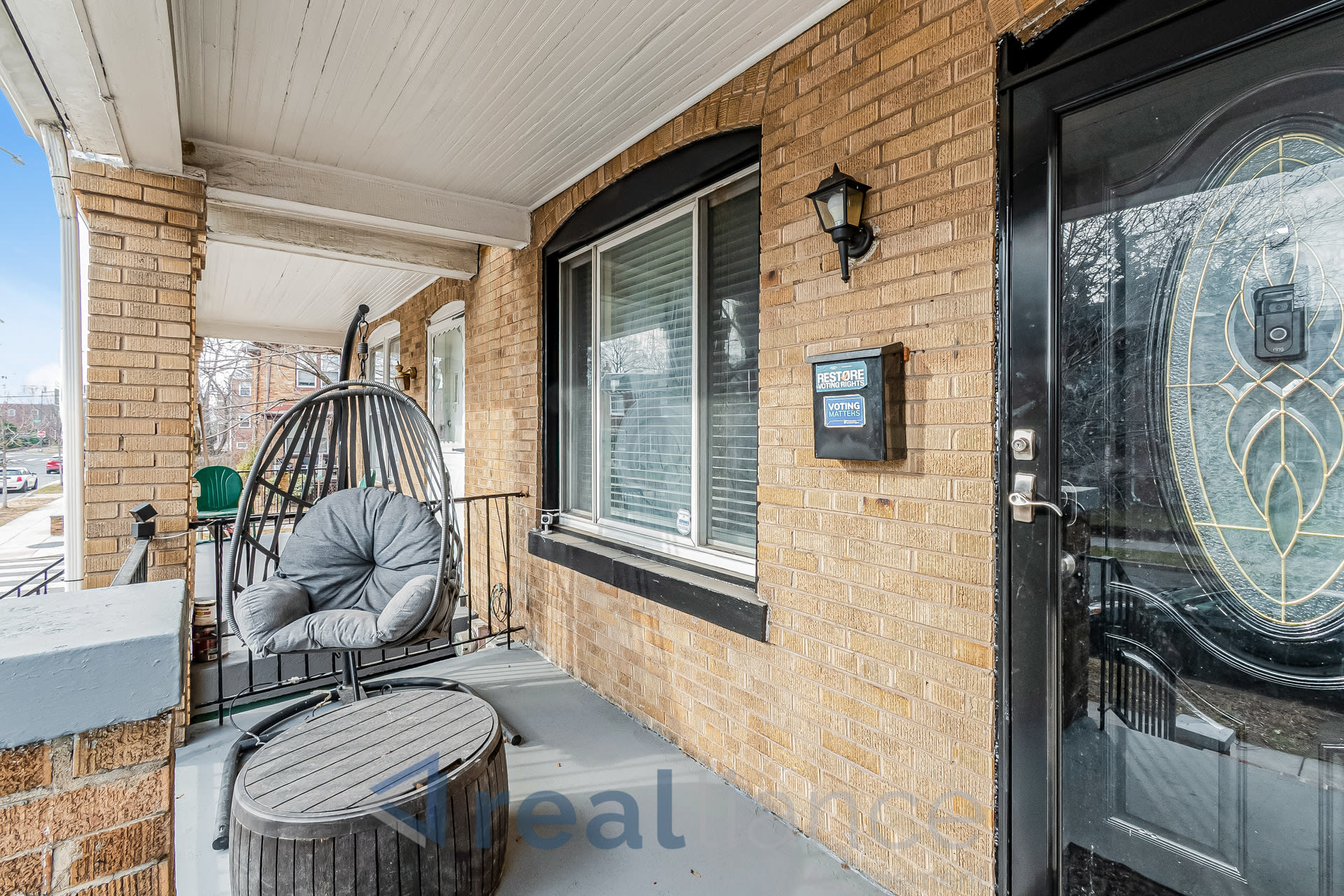 2302 E St NE – photo 2