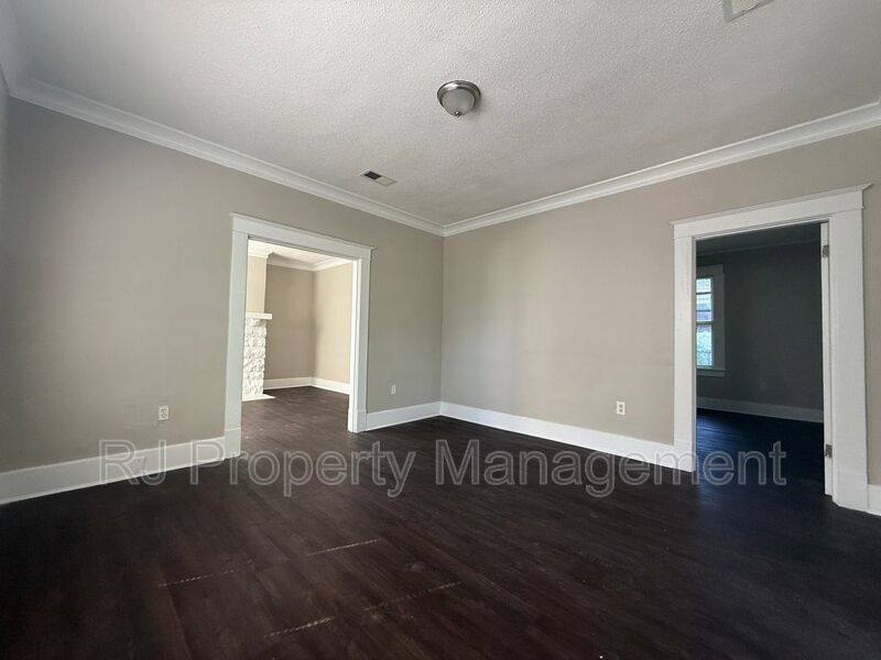 663 Lucy Ave – photo 2