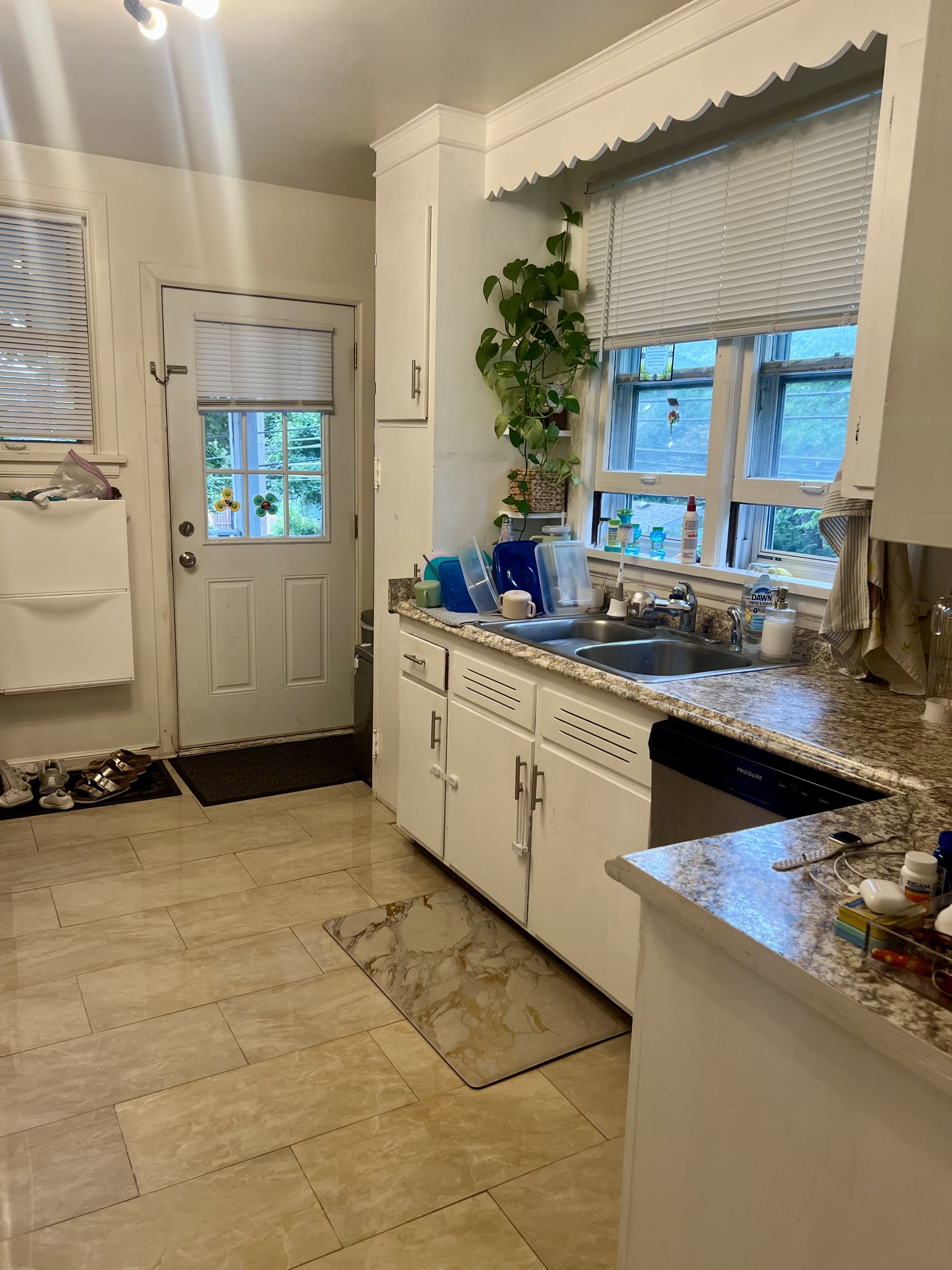 2537 Ewing – photo 3