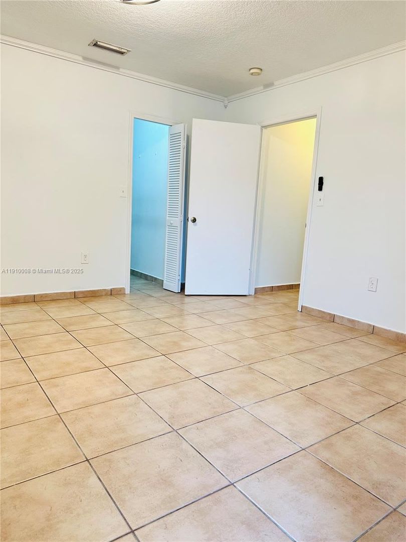 1101 NW 134th Place, Miami, FL 33182 – photo 5