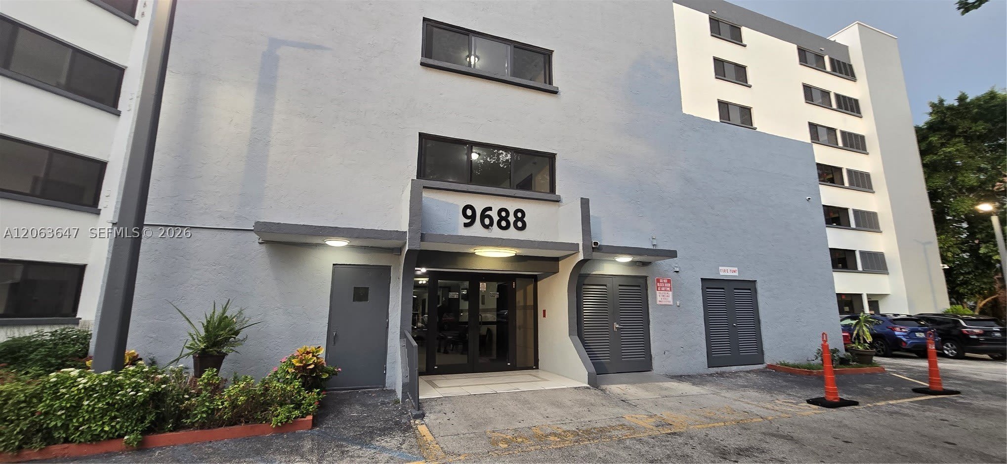 9688 Fontainebleau Blvd – photo 1