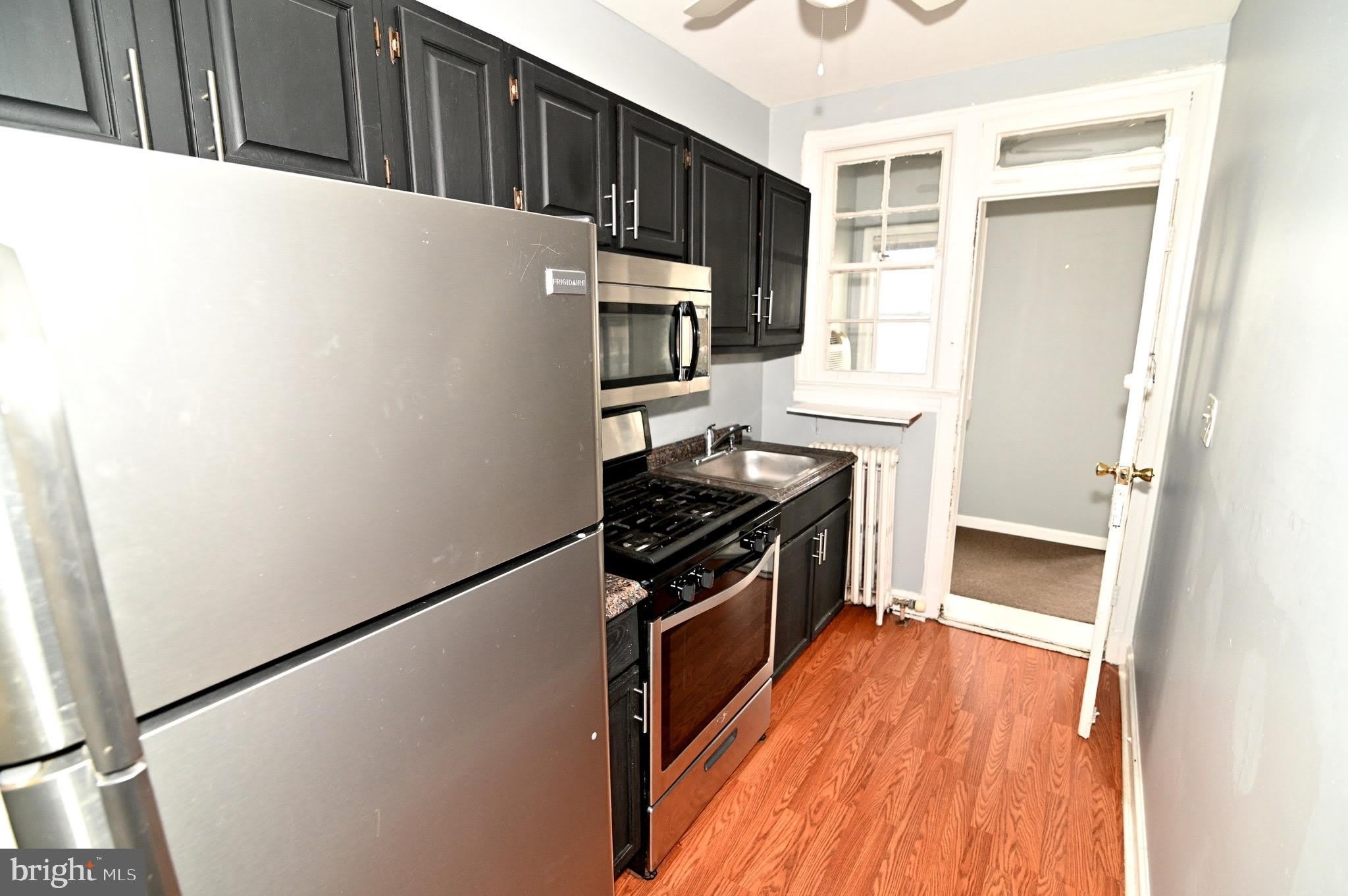 713 HAMLIN Street NE – photo 3