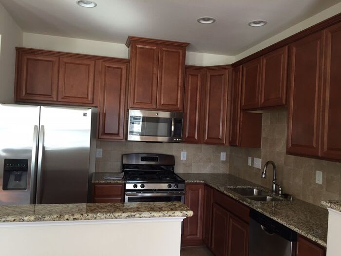 2416 Silverthorn Drive – photo 3