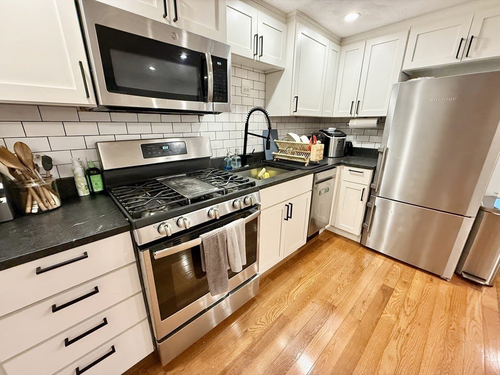 269 Sumner St – photo 2