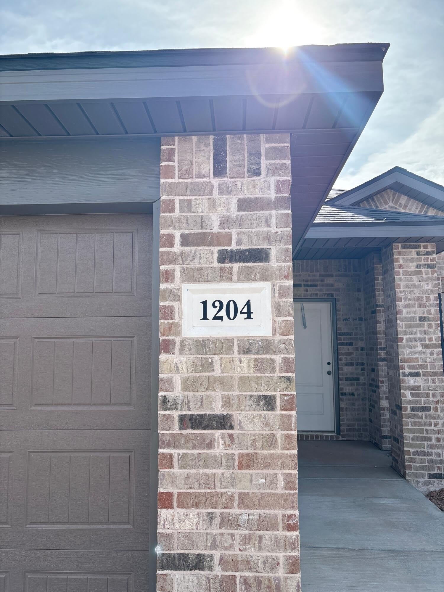 1204 Cottonwood Avenue – photo 1
