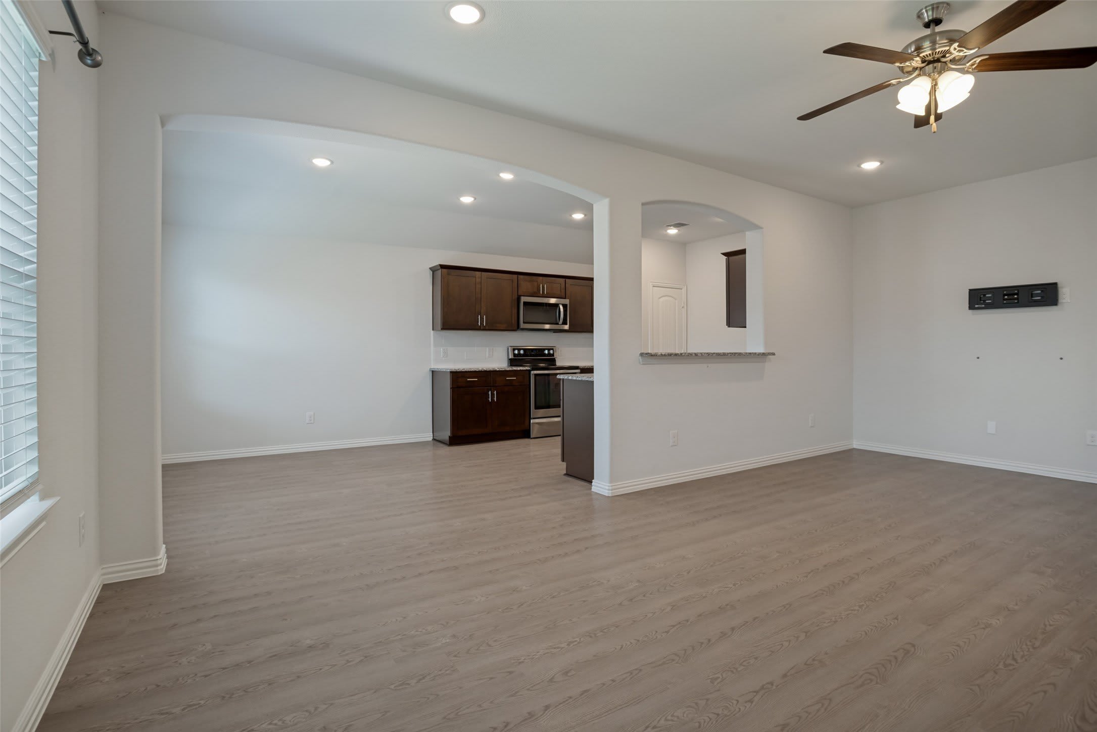 2009 Yale Street – photo 4