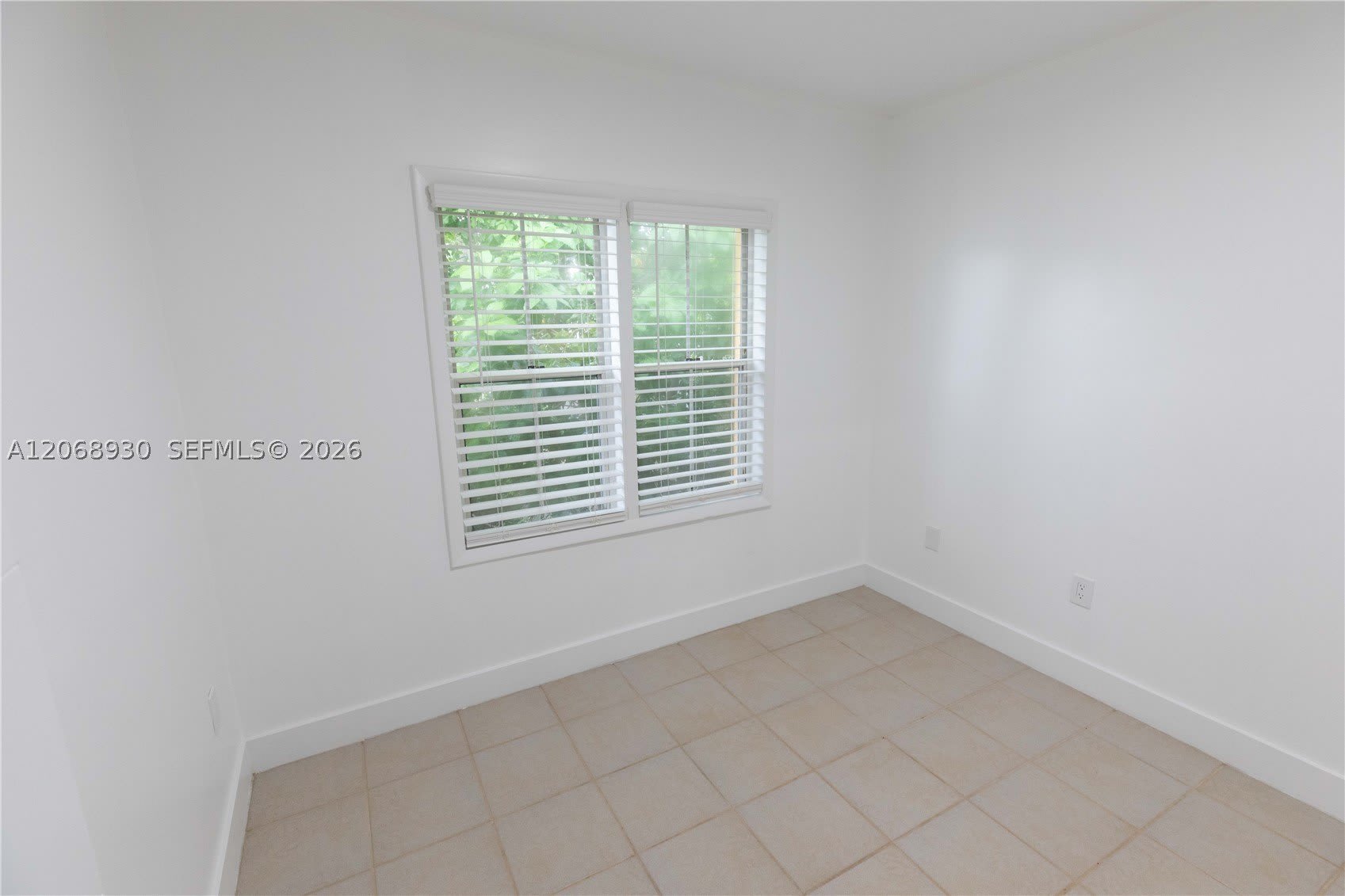 3445 Franklin Ave – photo 5