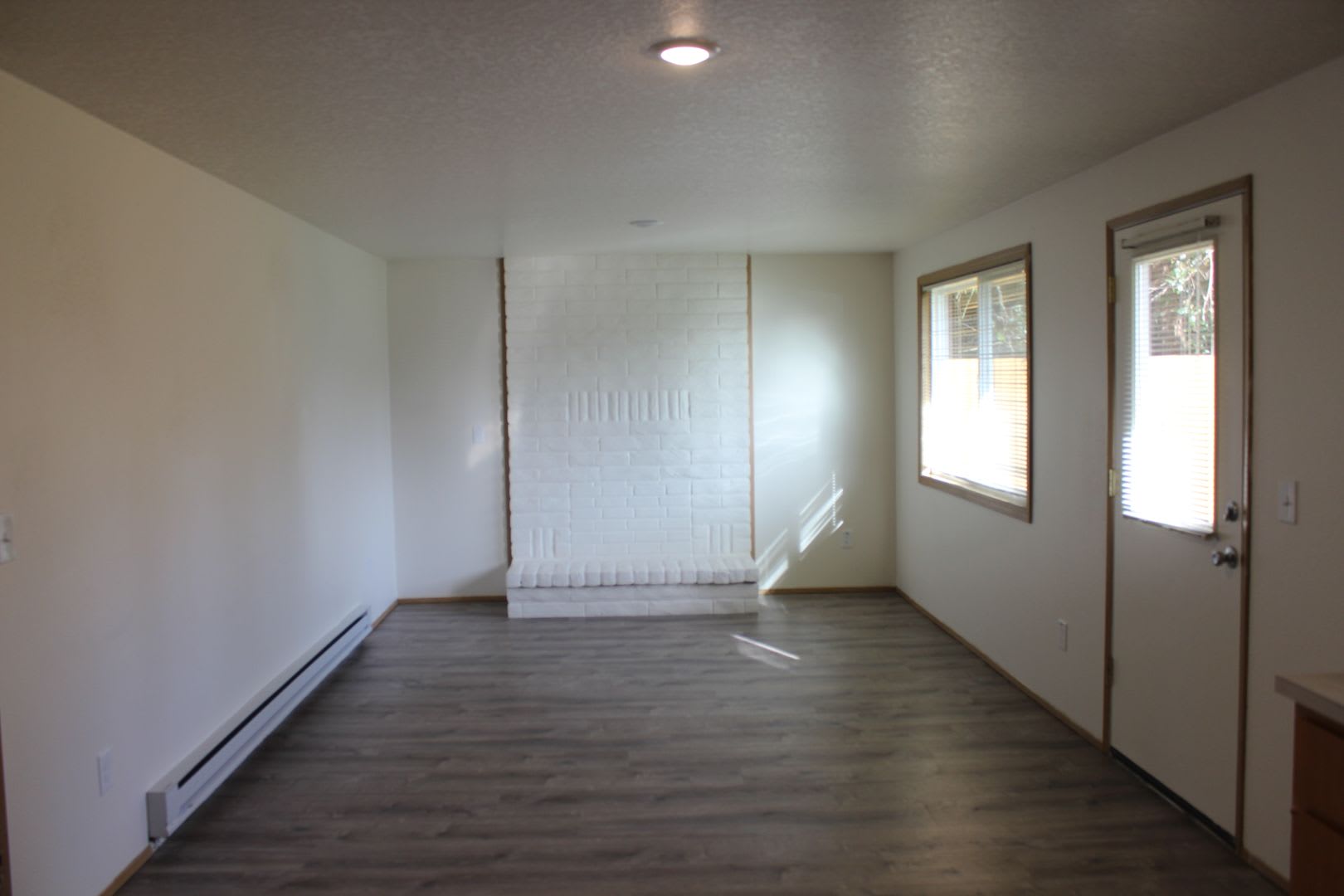 3 bedroom 1 bath home in Hillsboro near Max line – photo 3