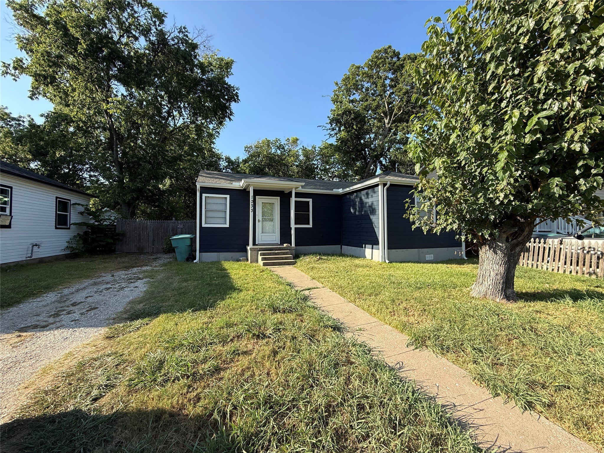 1033 S Hub Street – photo 2