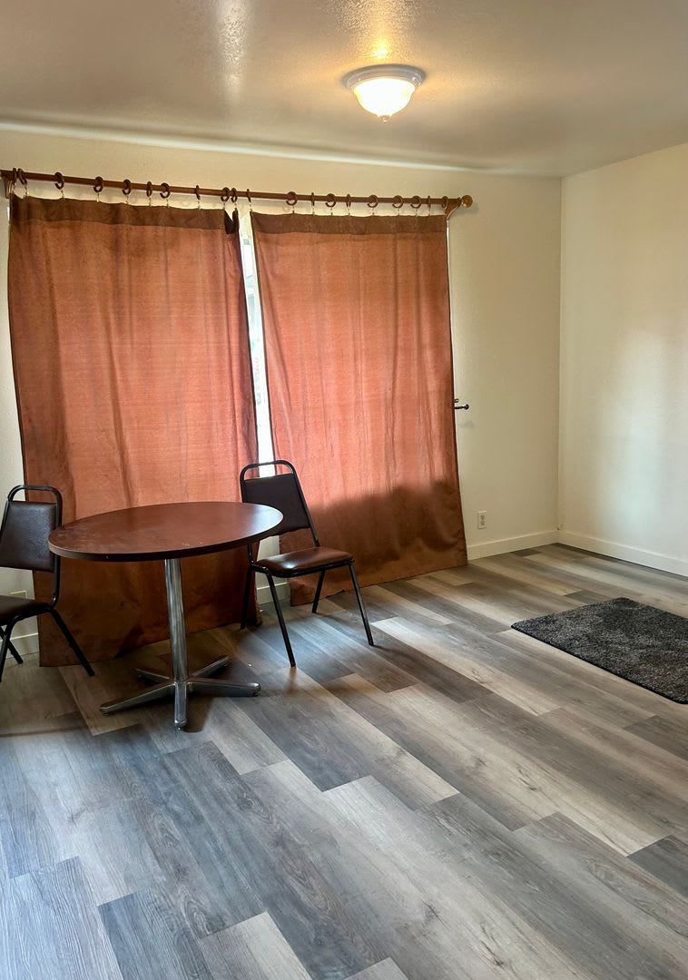 Furnished 2 Bedroom Condo – photo 5