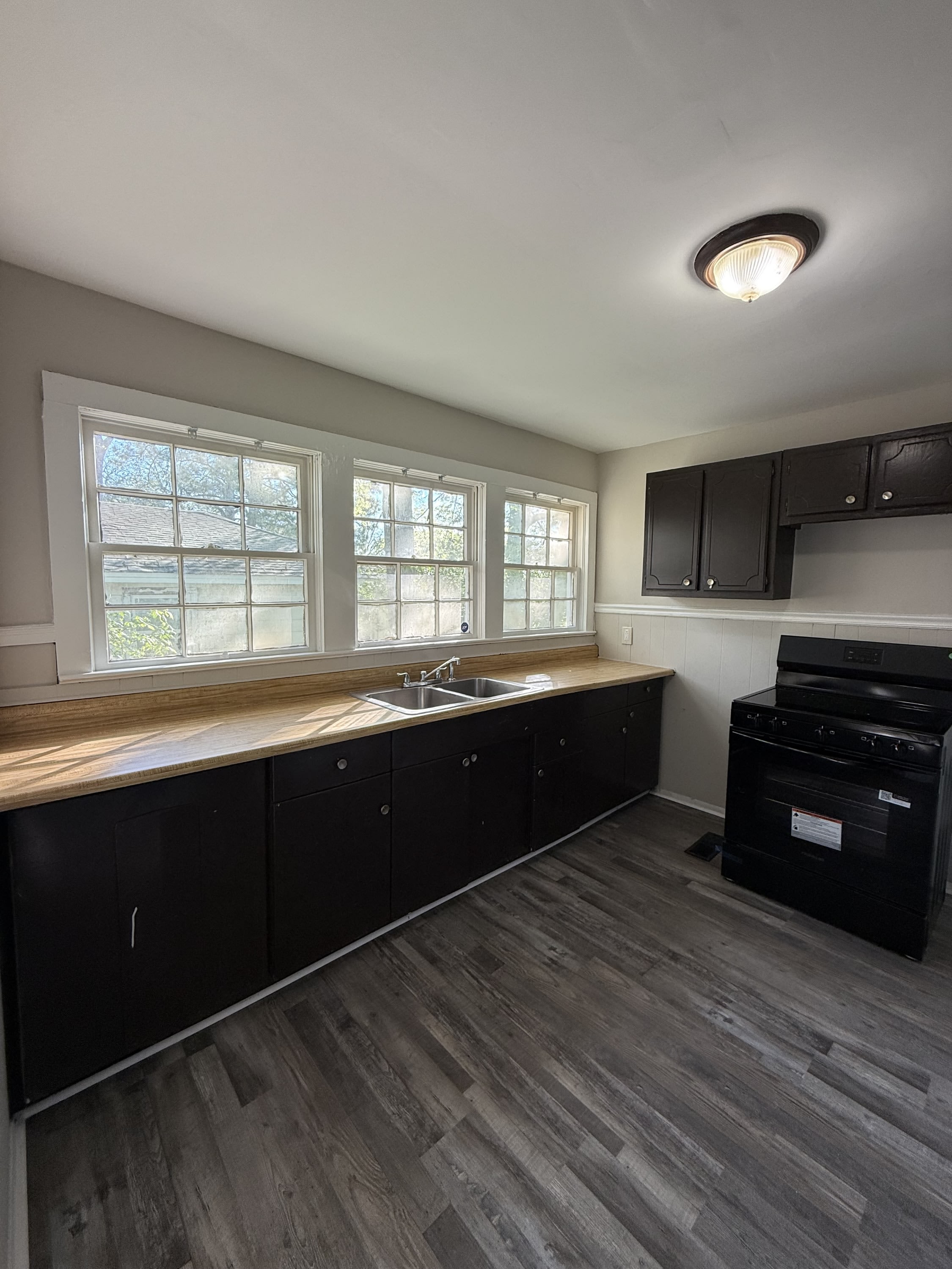 923 Woodward Road – photo 4