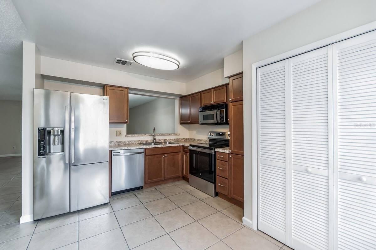 2748 Candlewood Court – photo 4