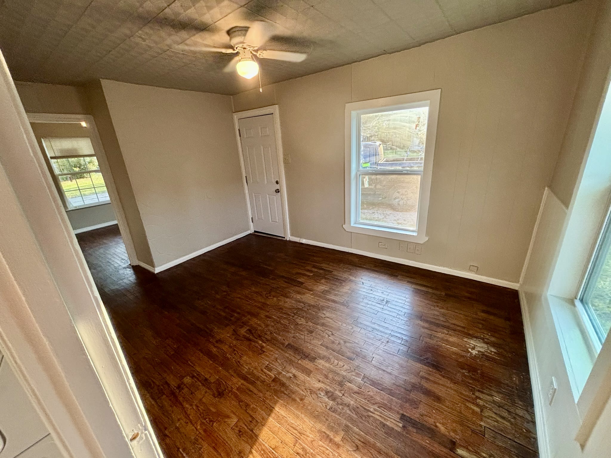 315 Ritchey St – photo 3