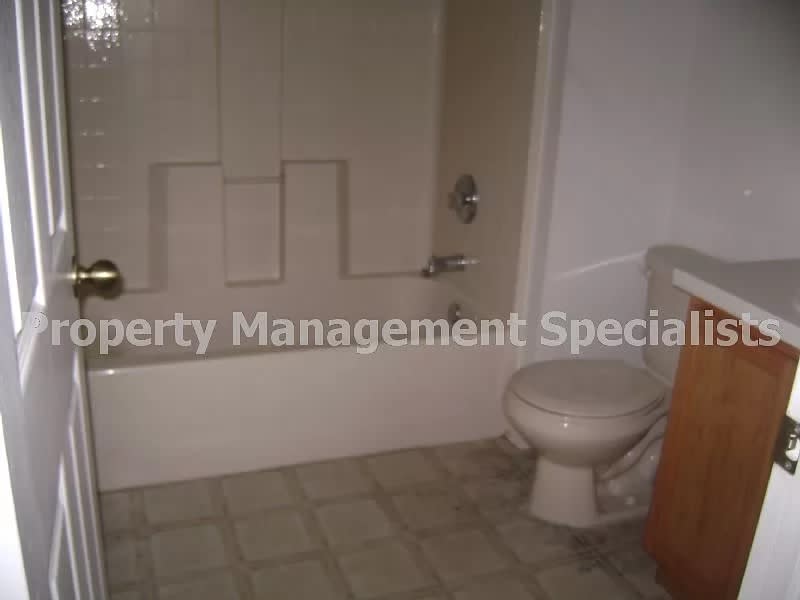 826 Battery Pointe Drive – photo 2