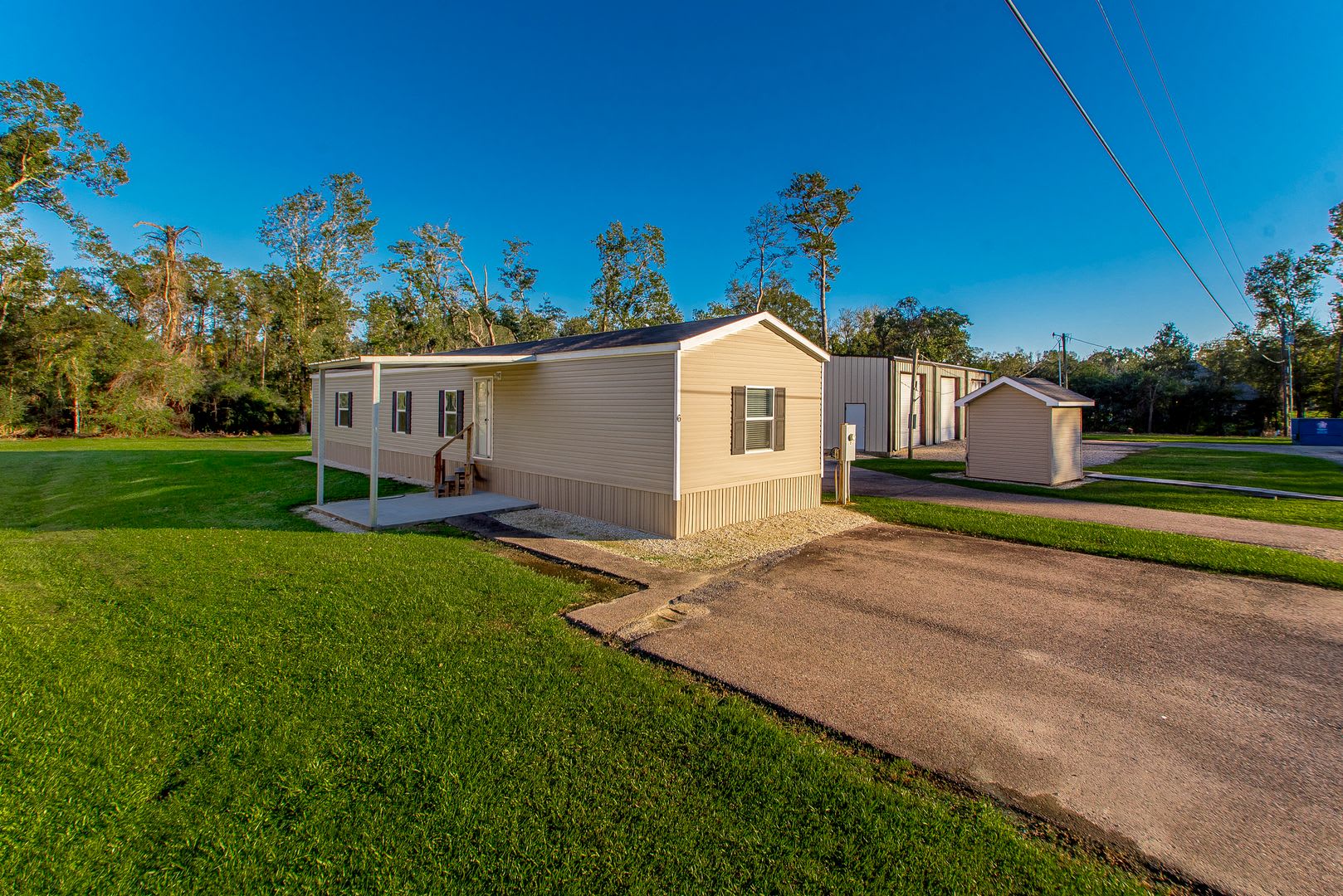 Located off of Strawberry Lane in Albany! Cozy 3-Bed, 2-Bathroom Trailer Home for Rent! – photo 1