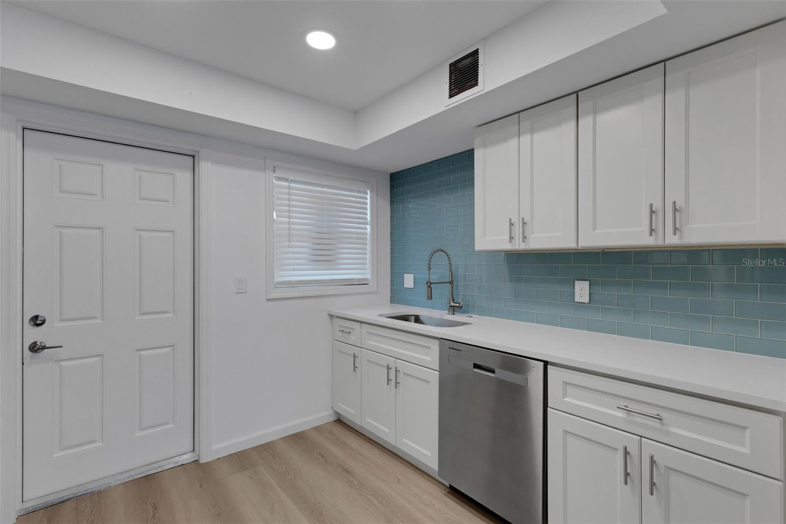 2826 W RAINBOW Circle – photo 5