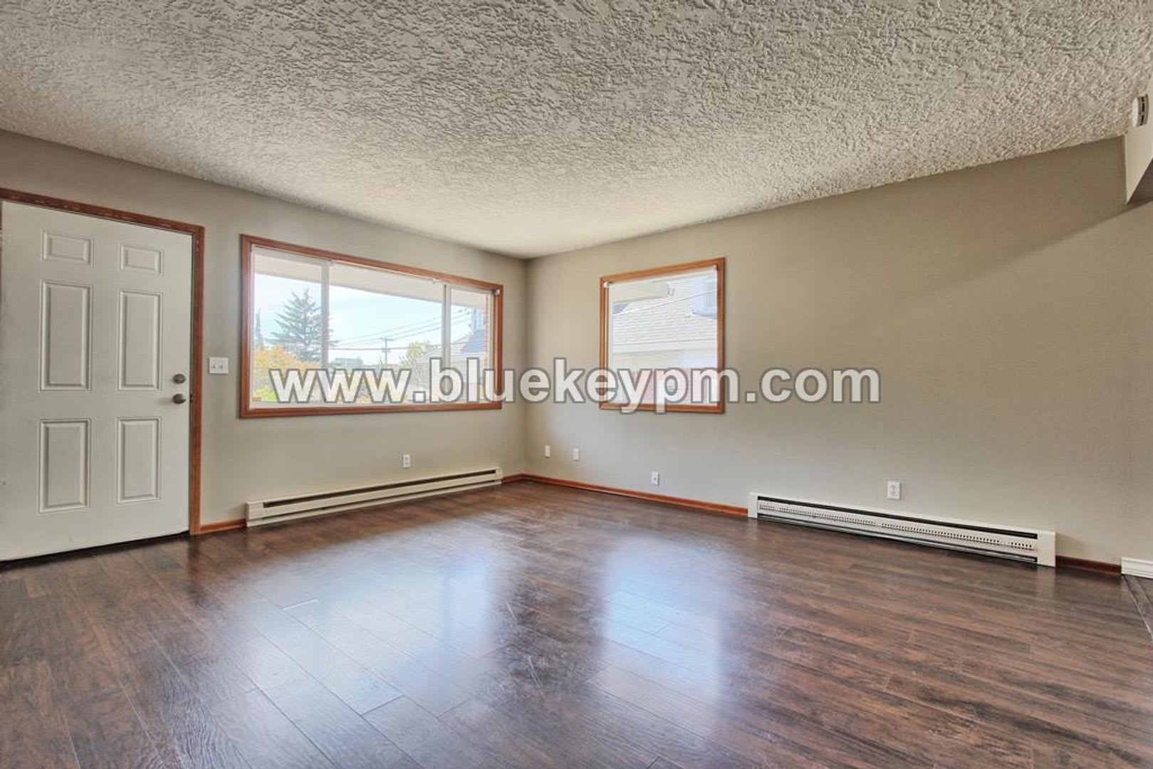1 Bed, 1 Bath Apartment Located Near Clark College and Easy I-5 Access – photo 3