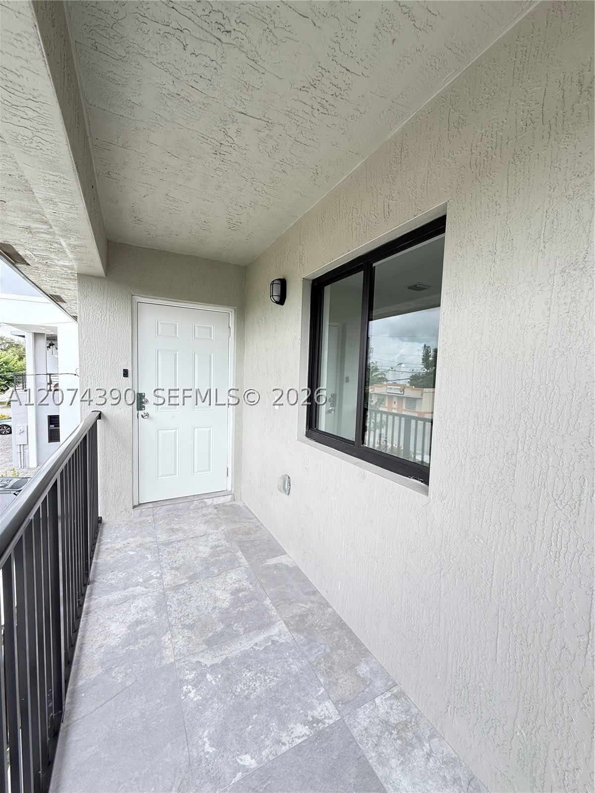 2057 Washington Ave – photo 2
