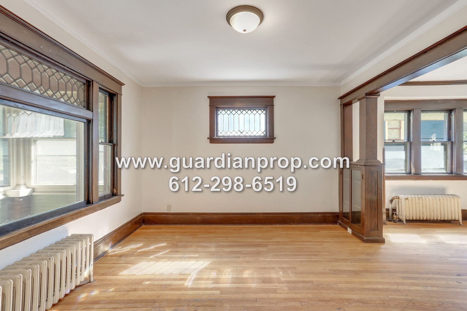 Large House In Hamline Midway Available October 1St Original Woodwork Updated Kitchen Baths 2 Car Garage – photo 4