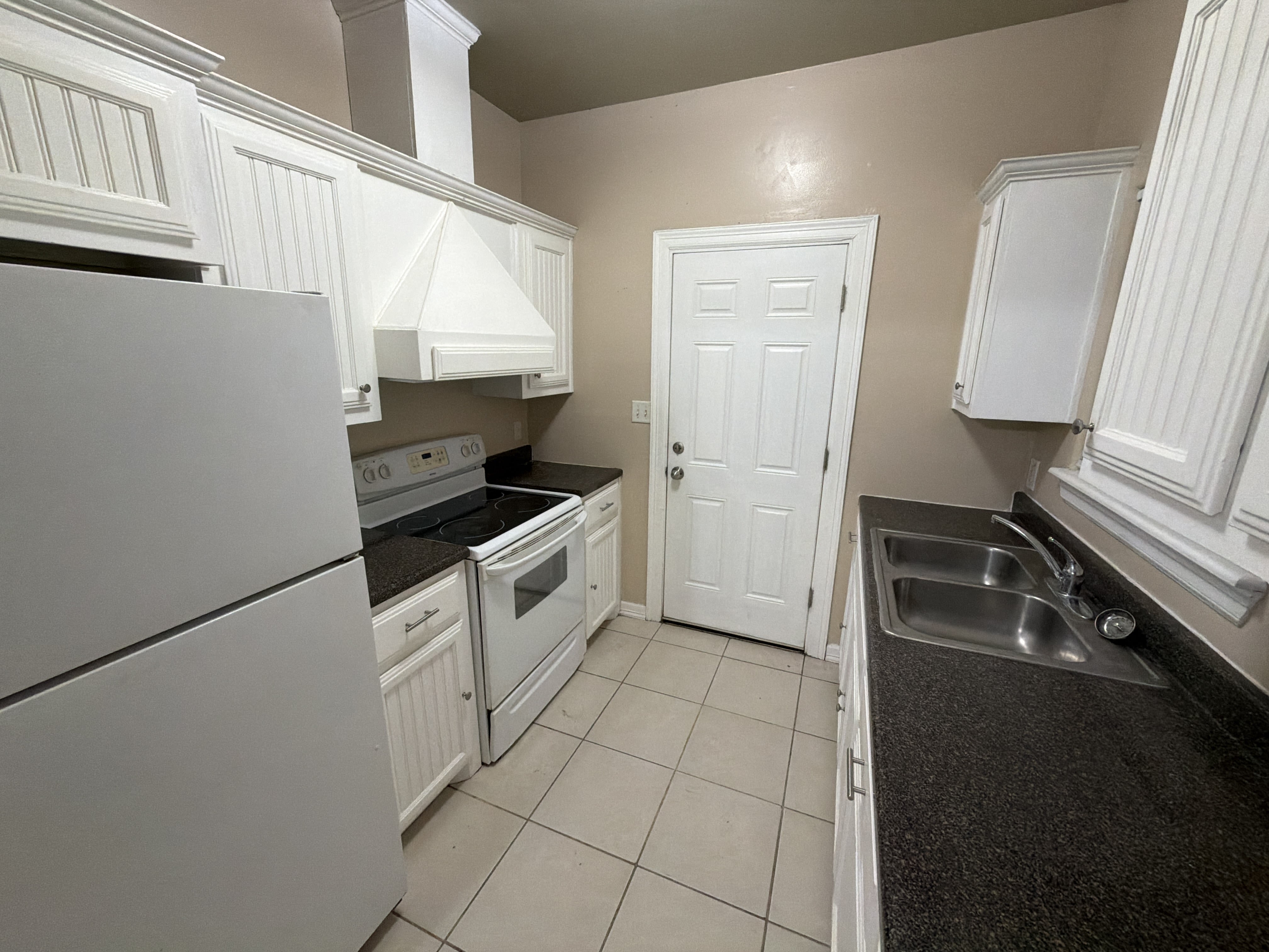 1020 Jessie Street – photo 4